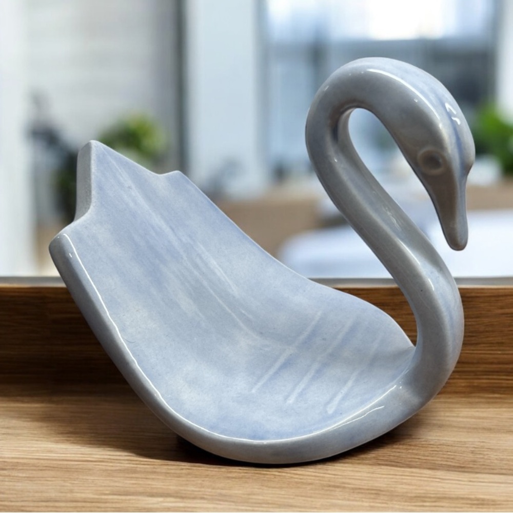 💕 Vintage Mid Century Design Blue Art Pottery Swan Towel Soap Holder
